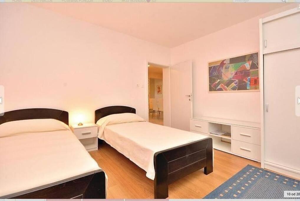 Apartment Ivana Zara Esterno foto